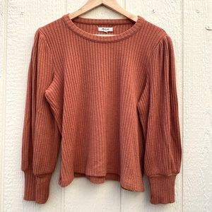 Rust sweater with puffed sleeves